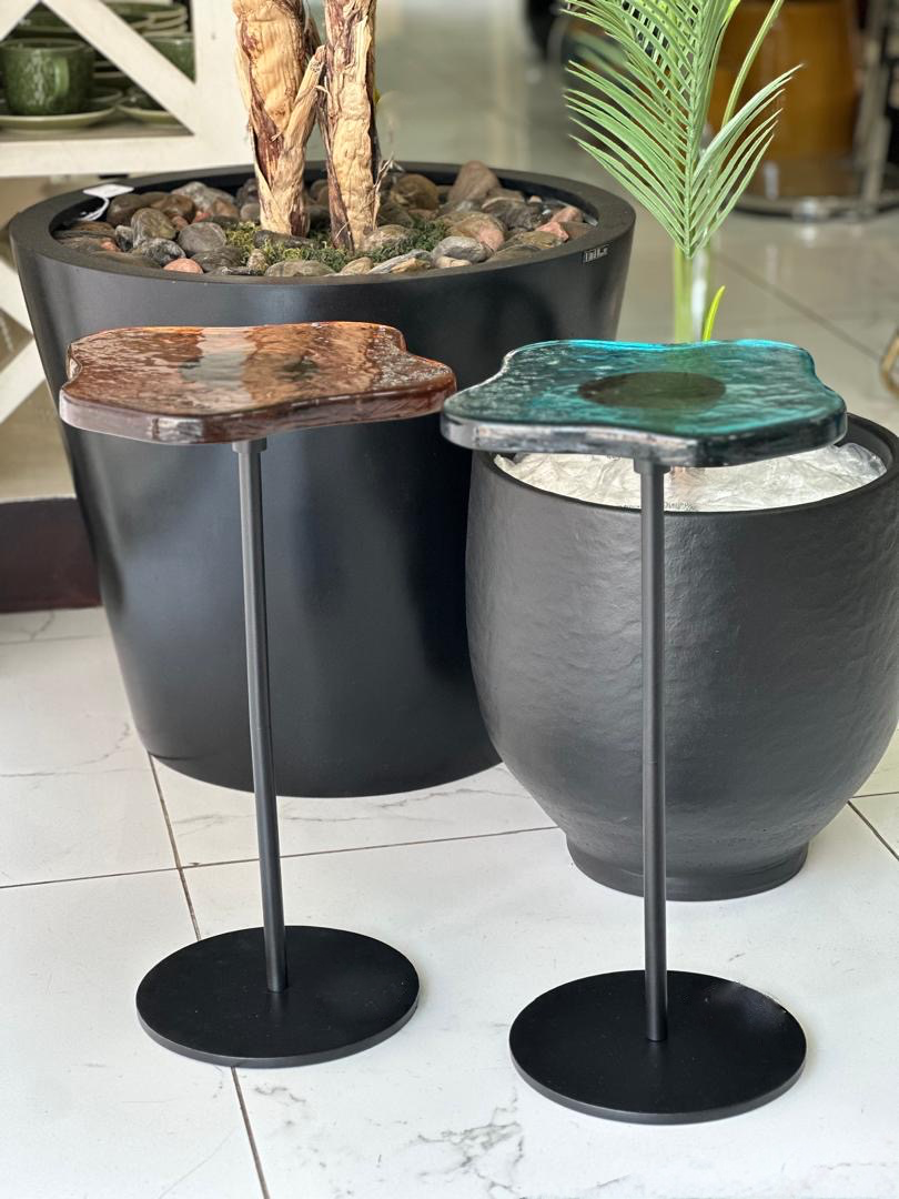 1x Table d'appoint Lava