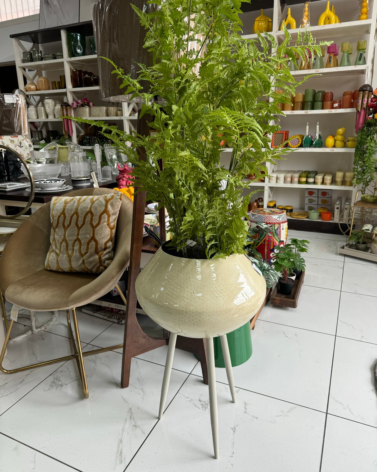Cache-pot sur pieds Alvera